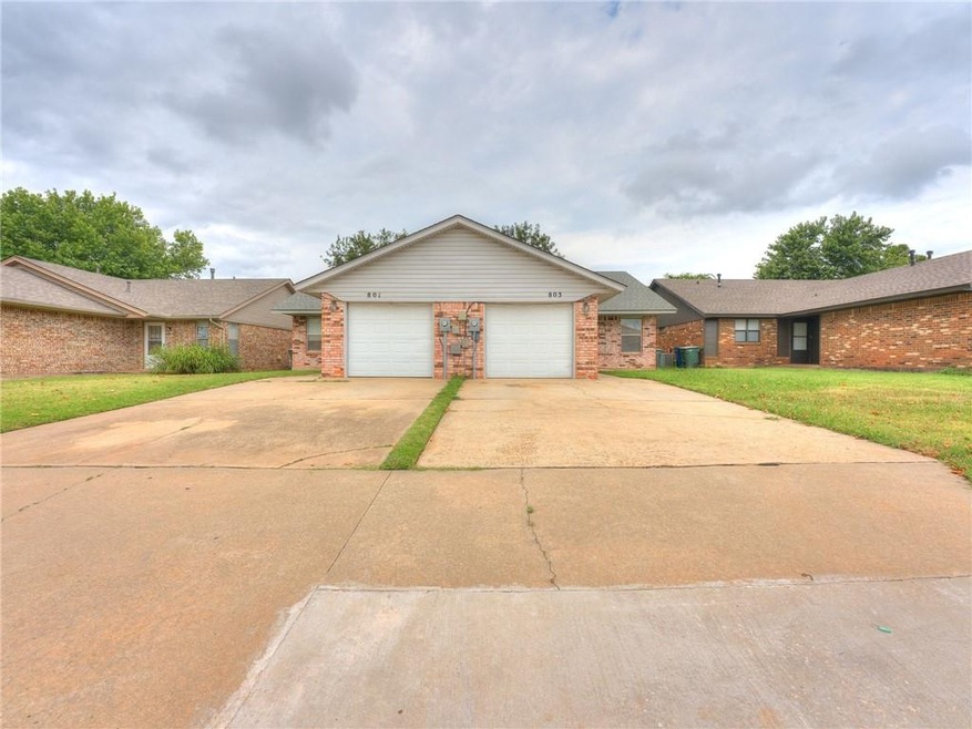 801 Swan Lake Rd, Edmond, OK 73003 - photo 1