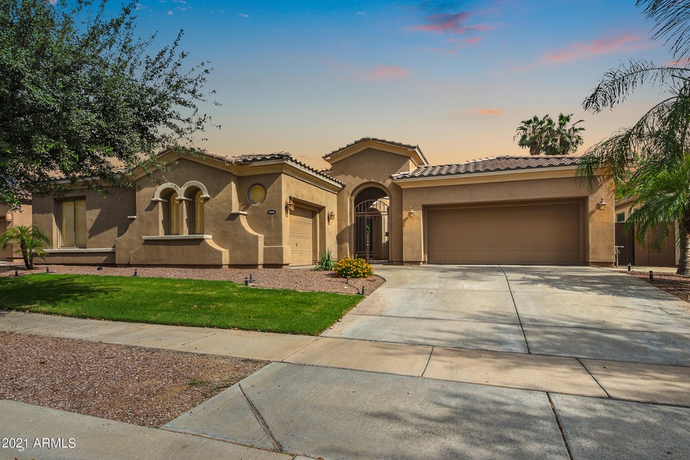 4563 E Carriage Way-109