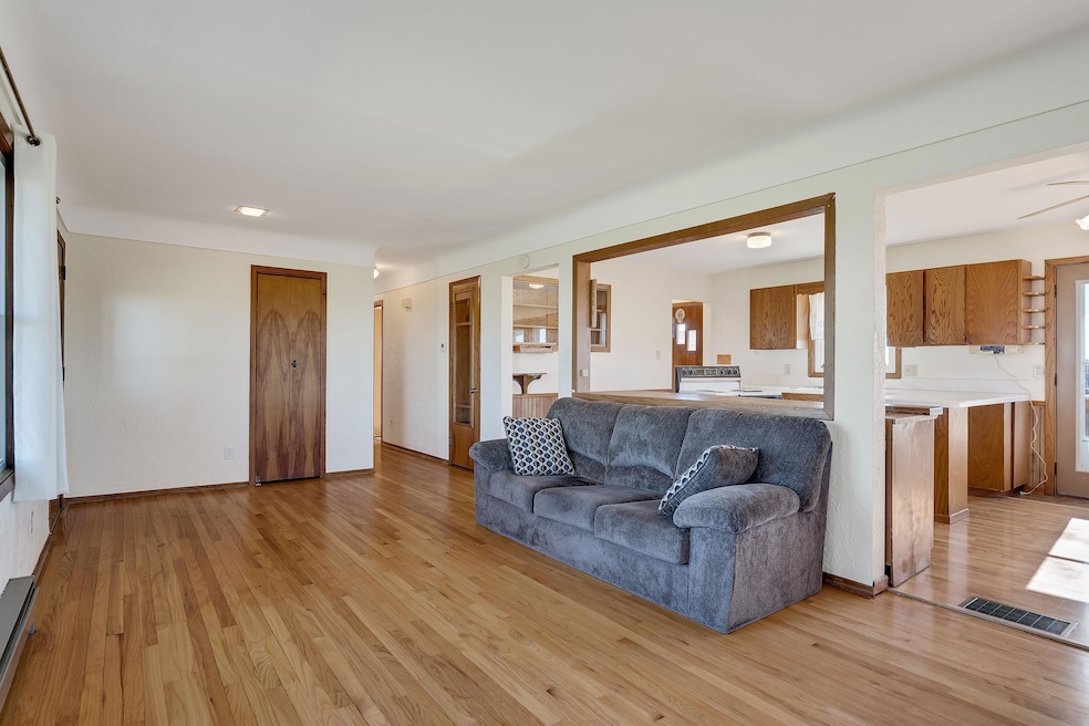 W5285 County Road F, La Crosse, WI 54601 - photo 1