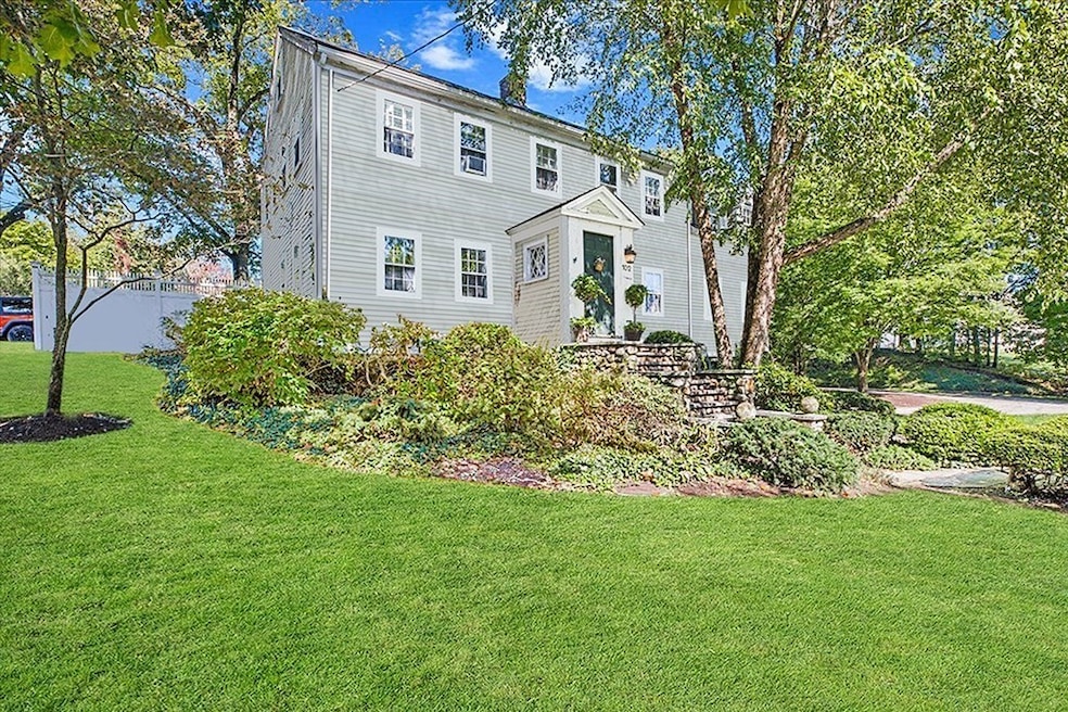 102 East St, Hingham, MA 02043 - photo 1