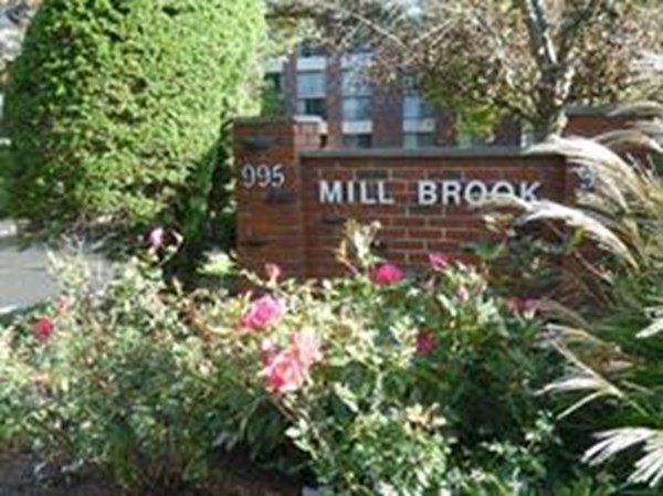 995 Massachusetts Ave unit 405, Arlington, MA 02476 - photo 1