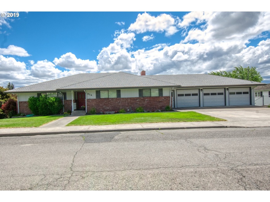 914 NW 12th St, Pendleton, OR 97801 - photo 1