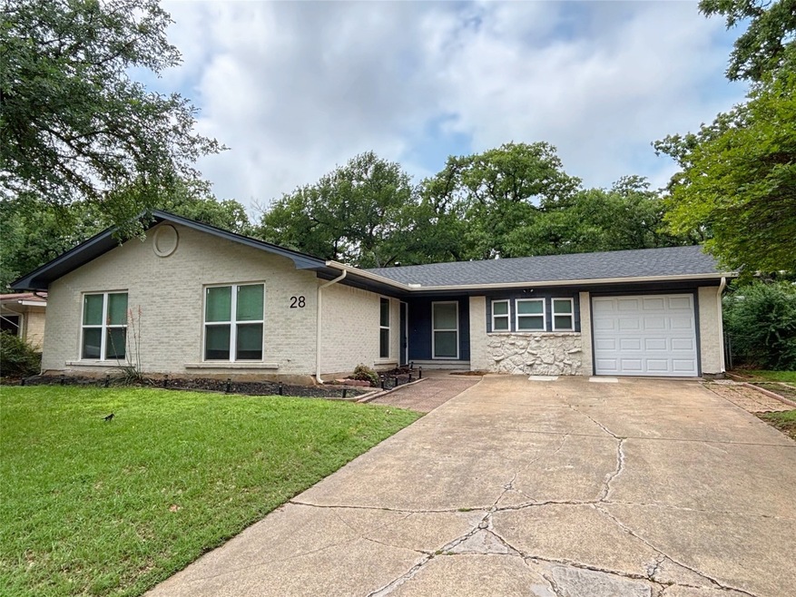 28 Regents Park, Bedford, TX 76022 - photo 1