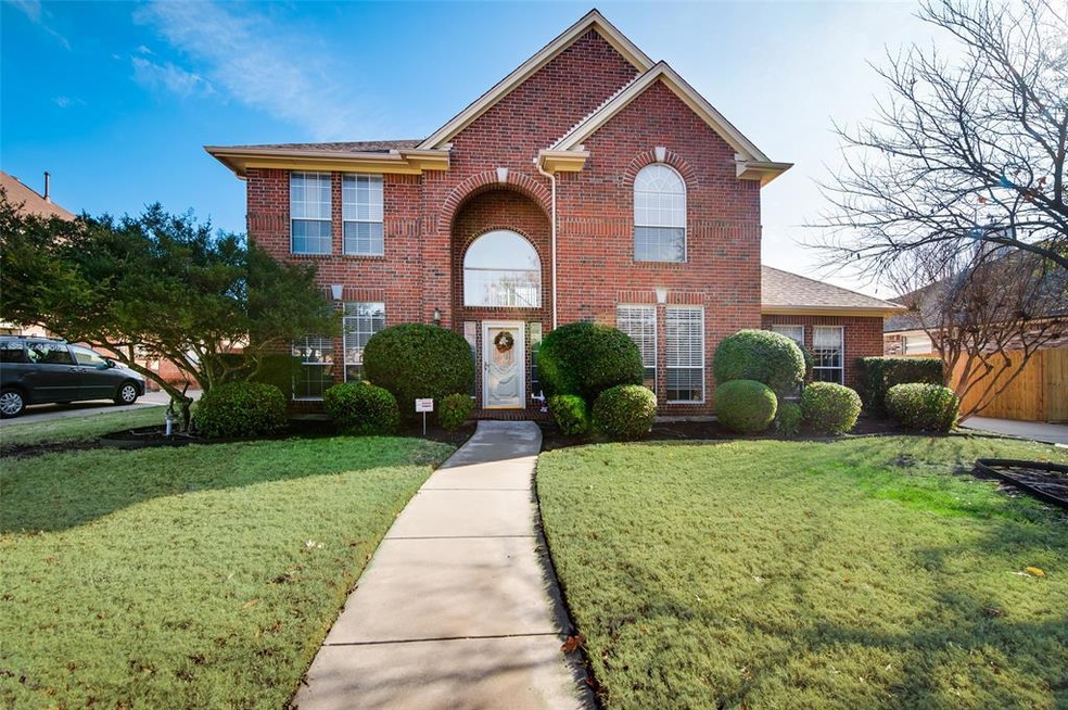 208 Hawthorne Dr, Murphy, TX 75094 - photo 1