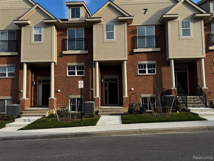 25558 Grandview Ln unit 38, Novi, MI 48375 - photo 1