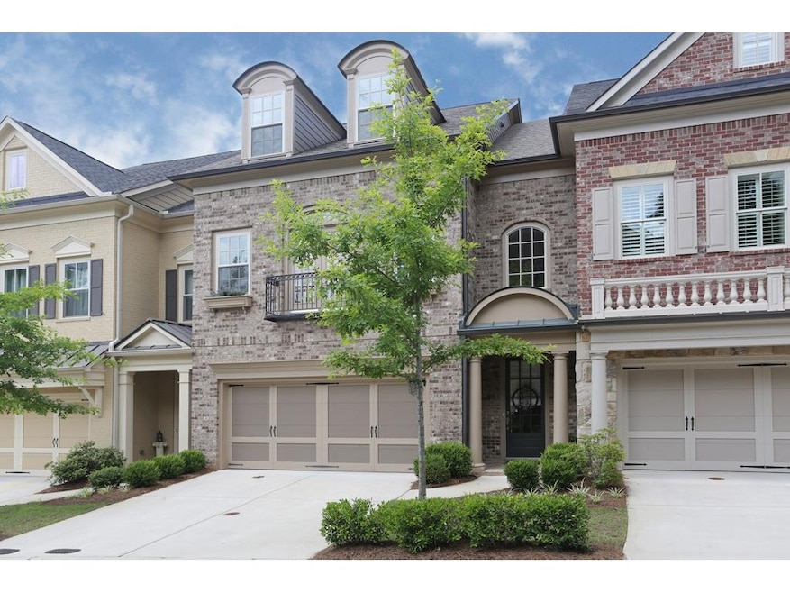 Lock'n go neighborhood. Front and back yards maint