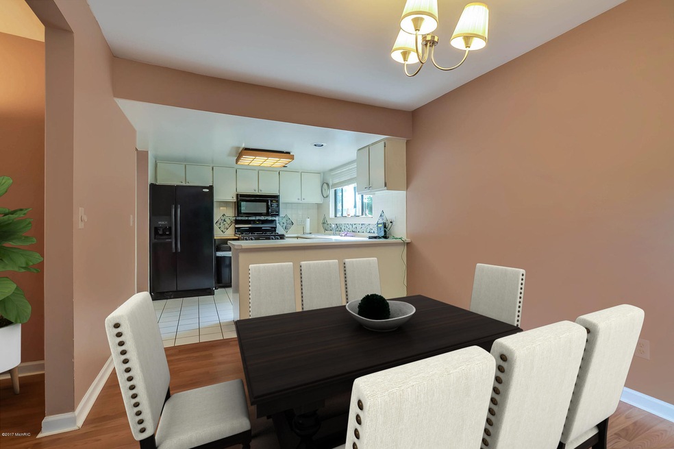 235 Durness Ct unit 568, Kalamazoo, MI 49006 - photo 1