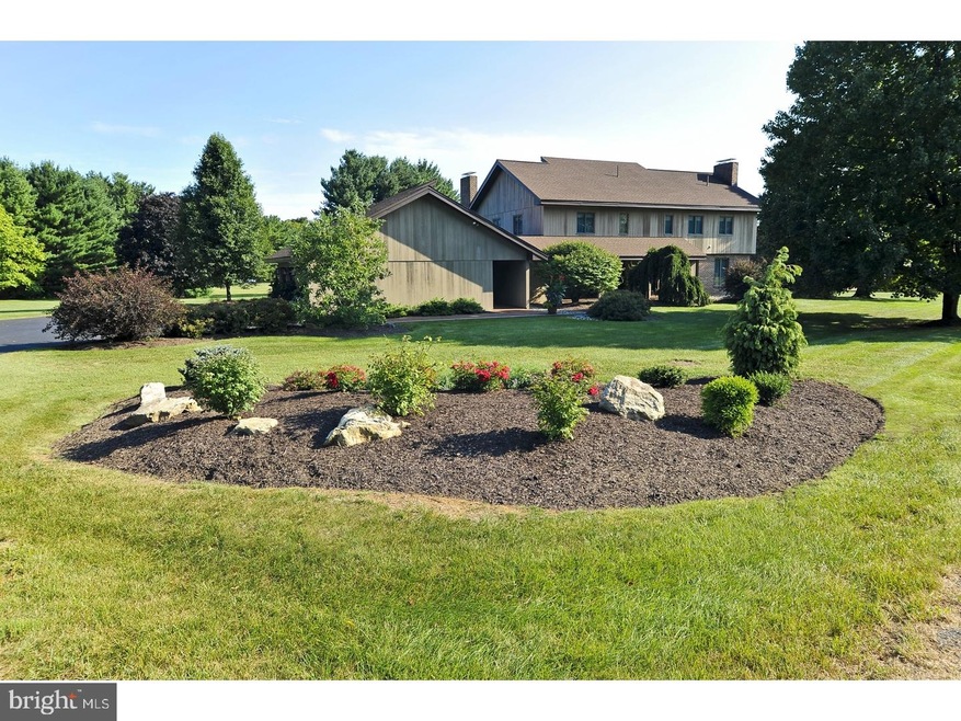 5040 Westfield Dr, Macungie, PA 18062 - photo 1