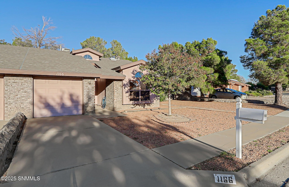 1166 N Willow St, Las Cruces, NM 88001 - photo 1