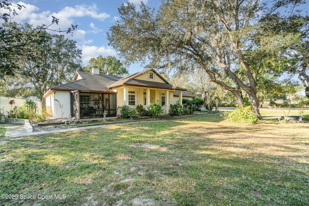 22631 Robbins Rd, Astatula, FL 34705 - photo 1