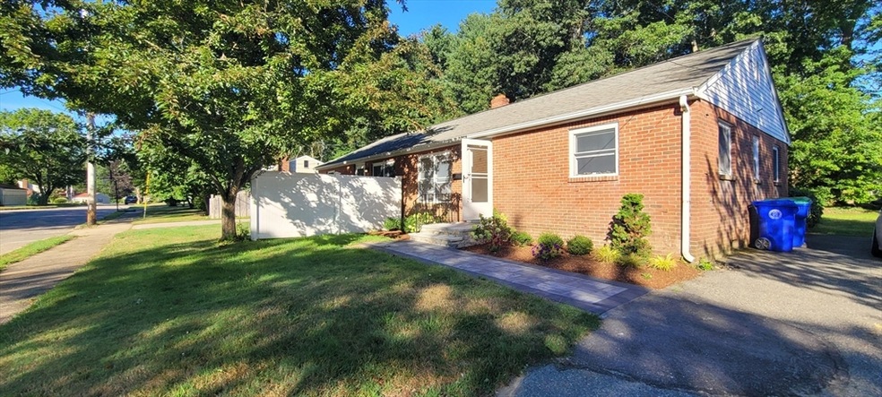 45 Manzella Ct unit 47, Rockland, MA 02370 - photo 1