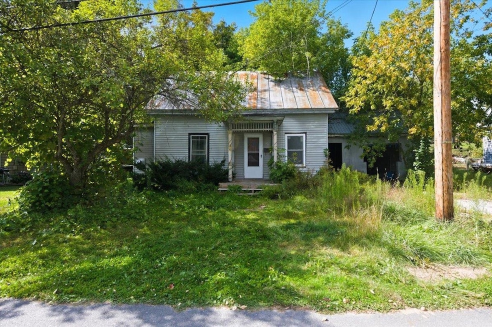 81 North St, Northfield, VT 05663 - photo 1