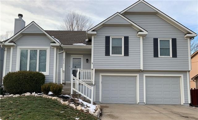 WELCOME HOME: 5630 Lakecrest Drive, Shawnee KS 662