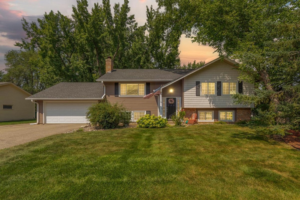 2000 E 115th St, Burnsville, MN 55337 - photo 1