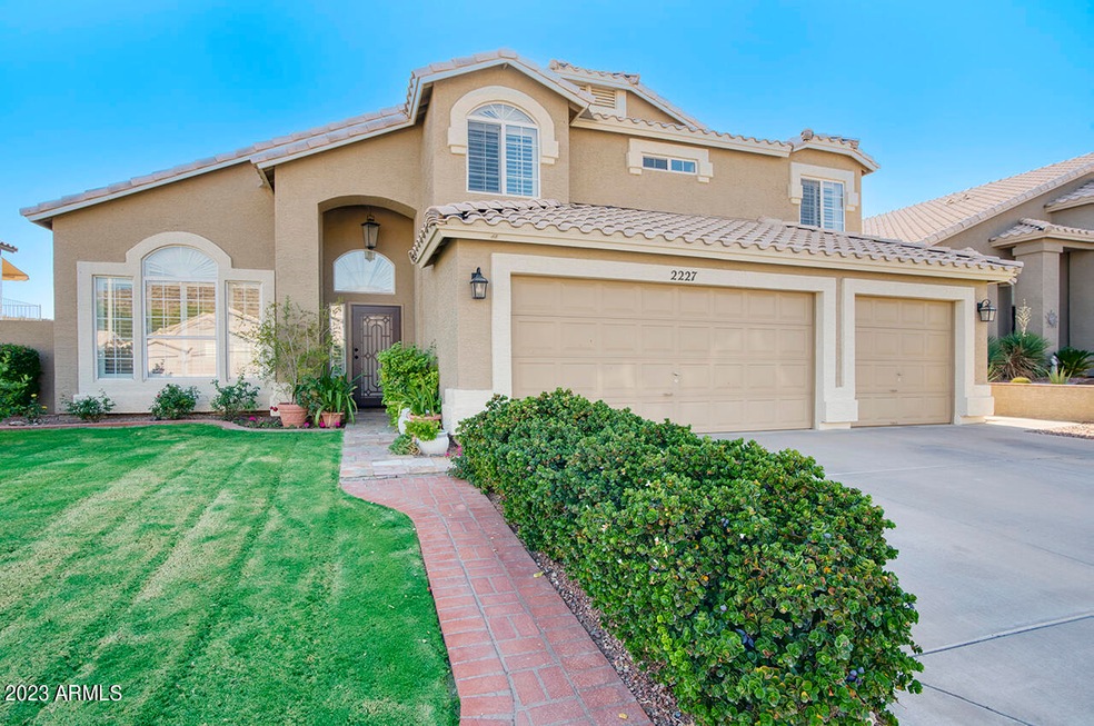 2227 E GRANITE VIEW DR