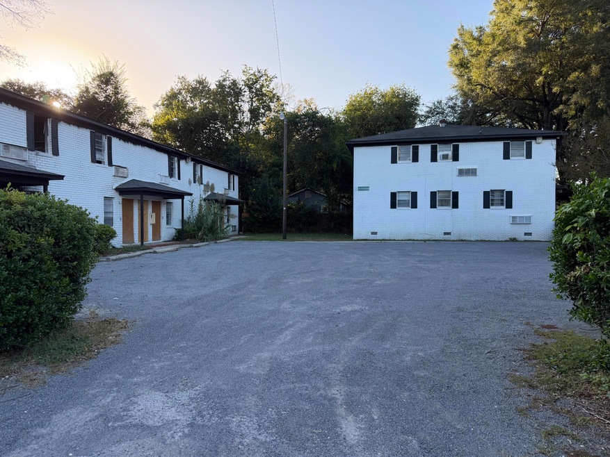 Under Contract $900,000