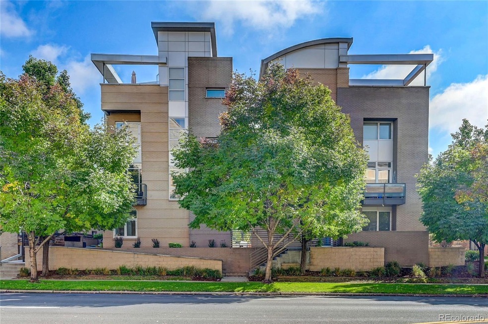 Welcome home to the Scholars Walk Townhomes of Uni