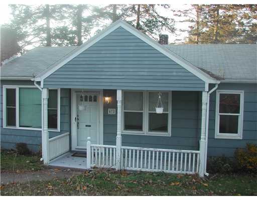 472 Ballou St, Woonsocket, RI 02895 - photo 1