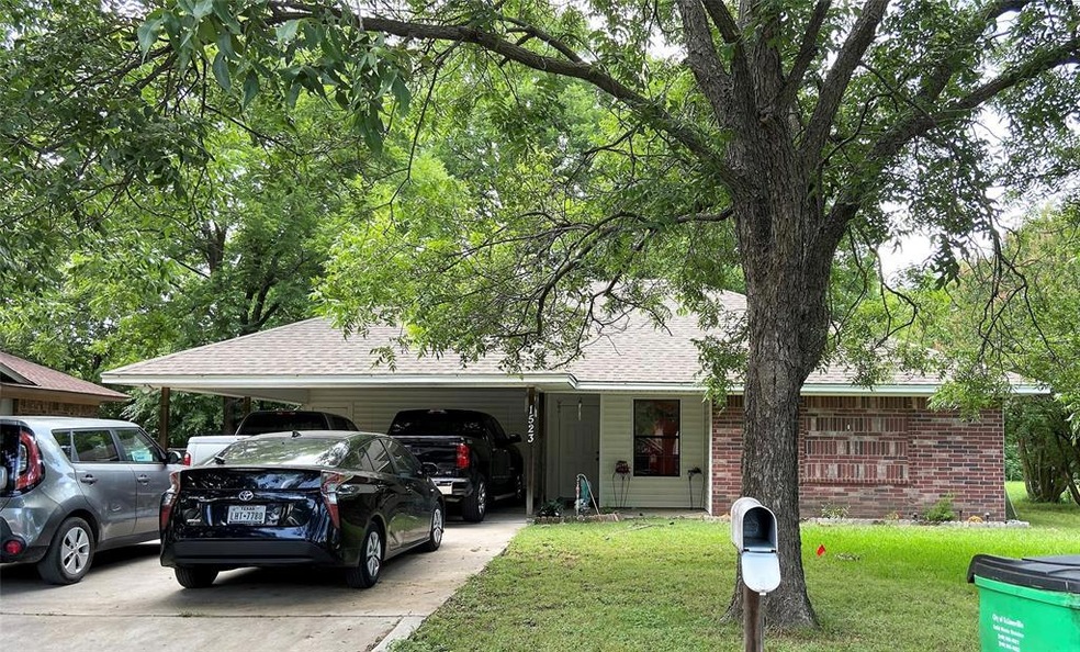 1523 Truelove St, Gainesville, TX 76240 - photo 1