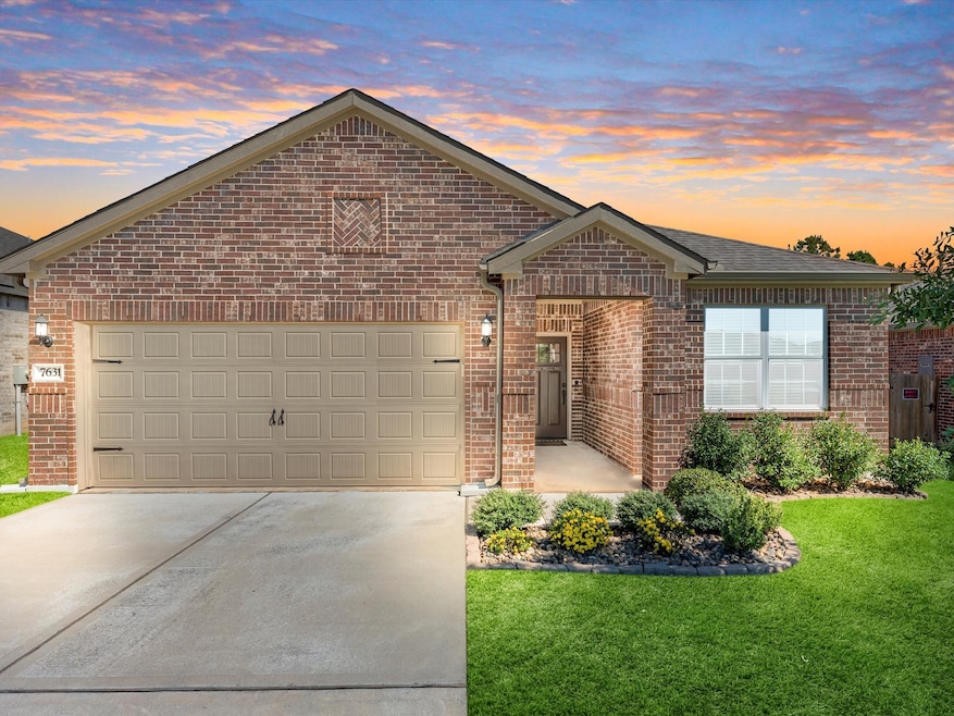 Welcome to 7631 Square Garden