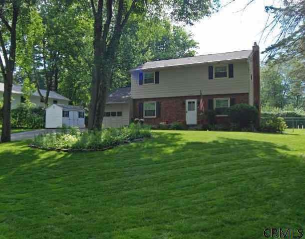 6 Woodhall Ln, Clifton Park, NY 12065 - photo 1