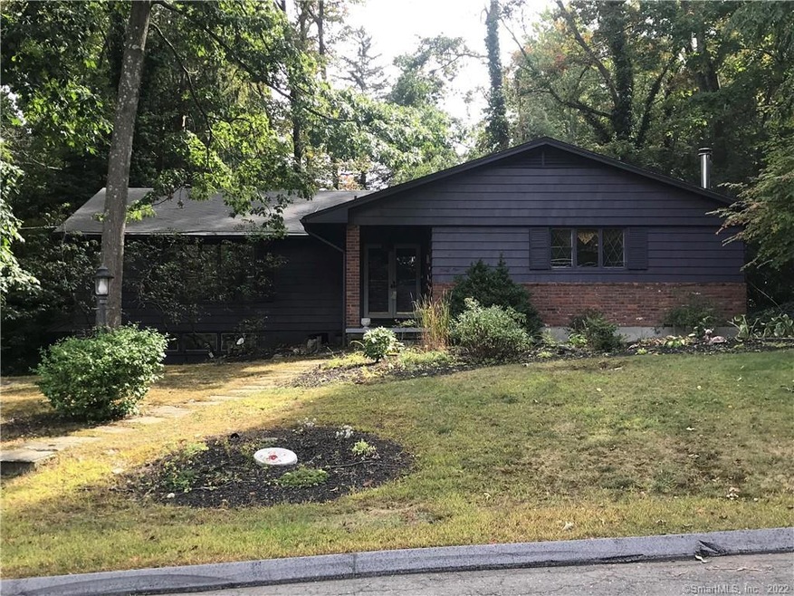 39 Deepwood Rd, Naugatuck, CT 06770 - photo 1