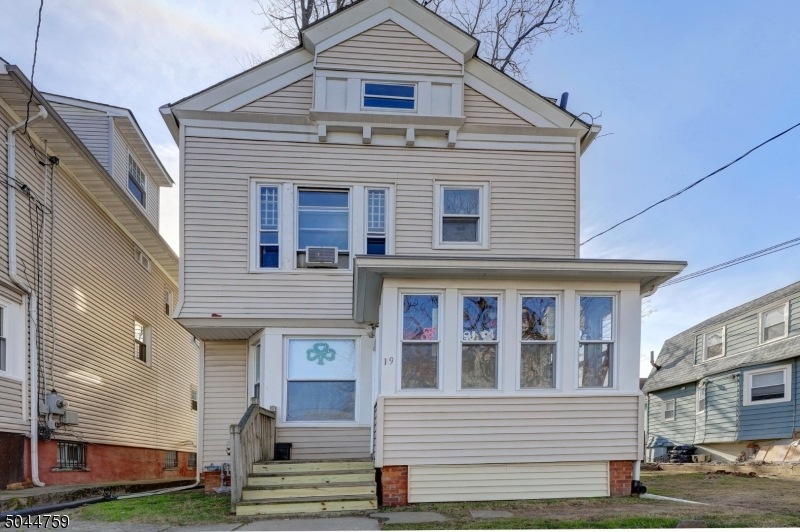 19 Vineyard Place, Passaic, NJ 07055 - photo 1