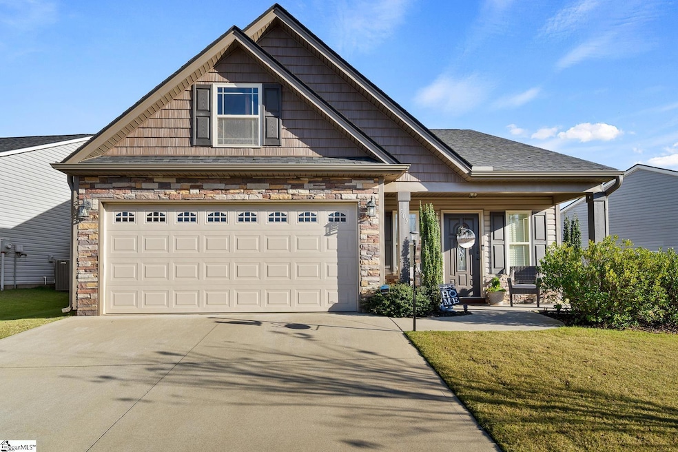 505 Thomas Edwards Ln, Greer, SC 29651 - photo 1