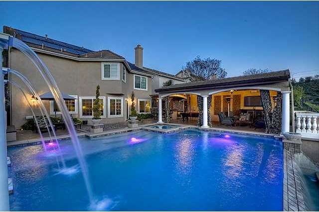 Spectacular Disappearing Edge Pool w/ Awesome 3 Pi