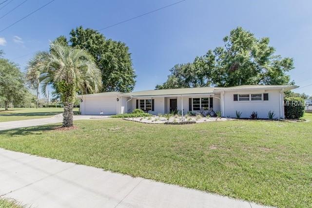 Great appeal, fresh landscape, corner lot