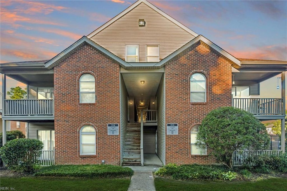 516 Thorncliff Dr unit 201, Newport News, VA 23608 - photo 1