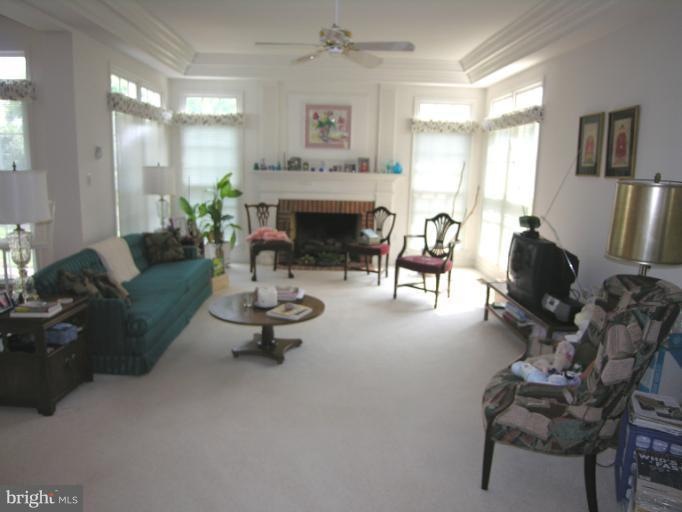 8303 Lord Fairfax Ct, Vienna, VA 22182 - photo 1