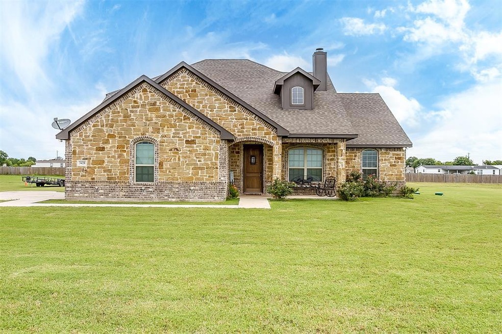 3420 Chinaberry Ln, Joshua, TX 76058 - photo 1