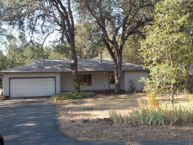 365 Branstetter Ln, Redding, CA 96001 - photo 1
