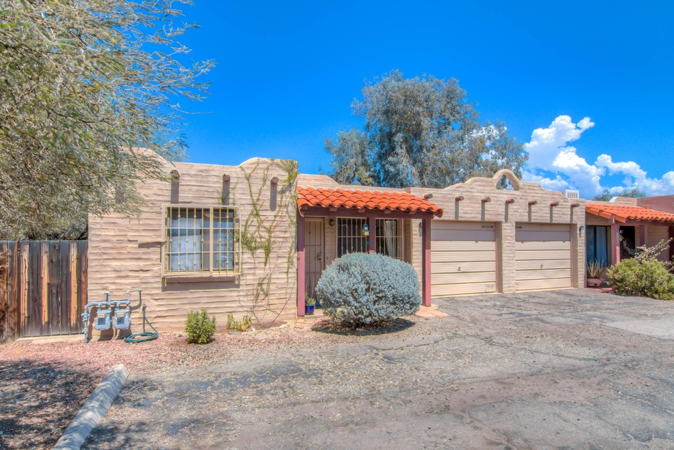 907 E Mesquite Dr unit 4, Tucson, AZ 85719 - photo 1
