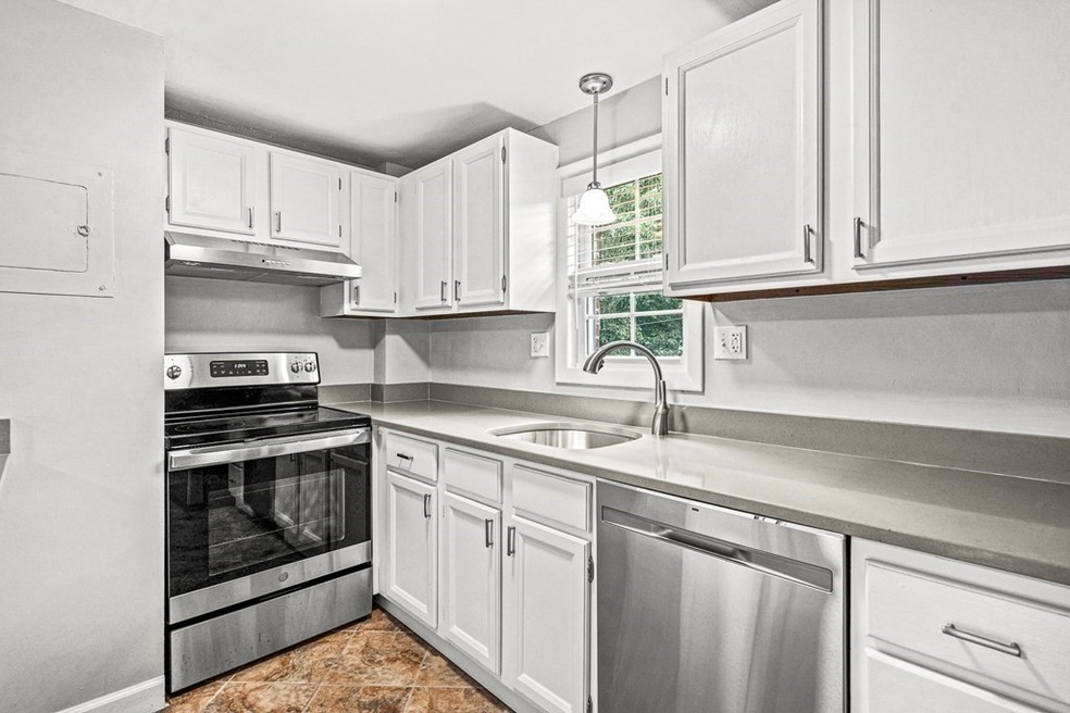 29 Arlington Rd unit 5, Woburn, MA 01801 - photo 1