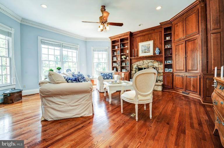 9061 Tower House Place, Alexandria, VA 22308 - photo 1