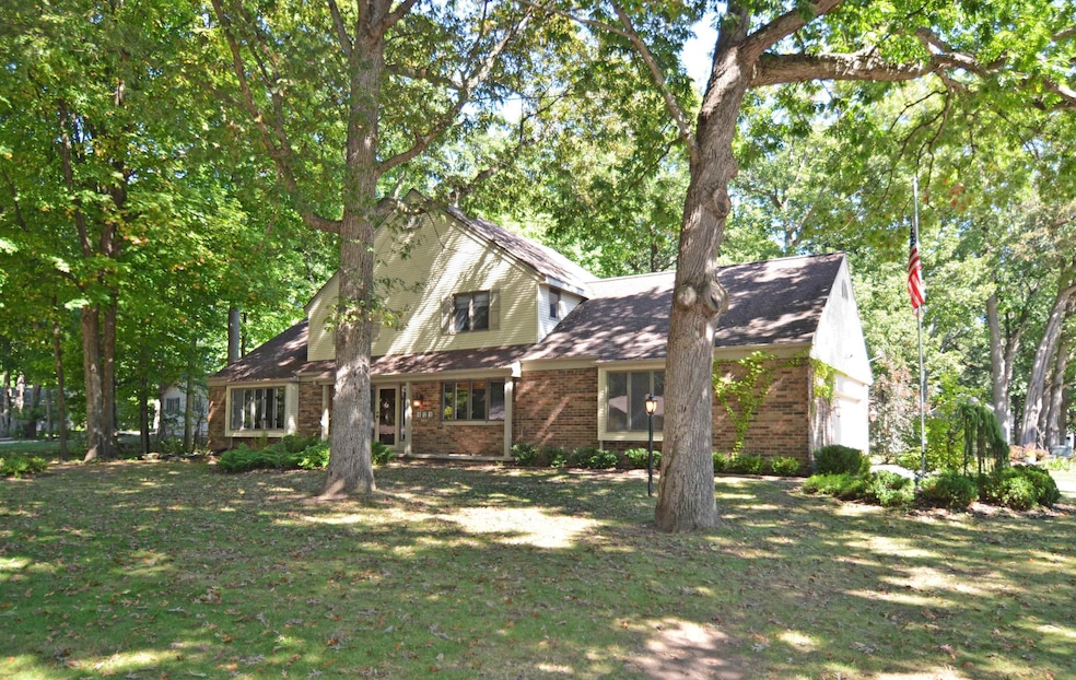 421 Polaris Ct, Green Bay, WI 54302 - photo 1