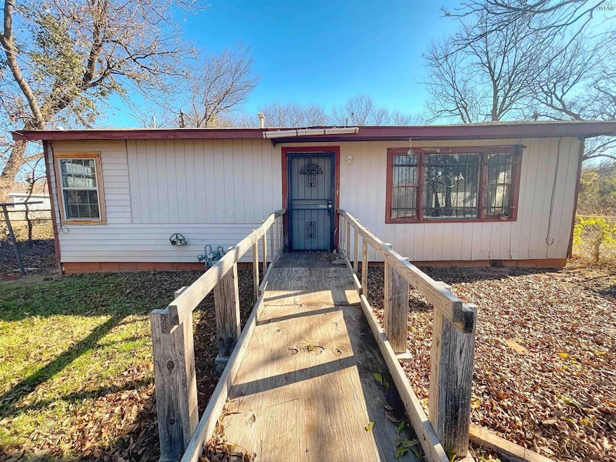 1505 Smith St, Wichita Falls, TX 76301 - photo 1