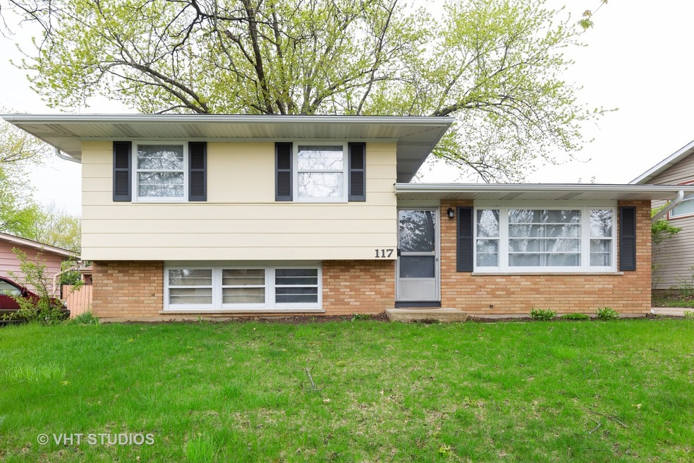 117 Toro Cir, Carpentersville, IL 60110 - photo 1