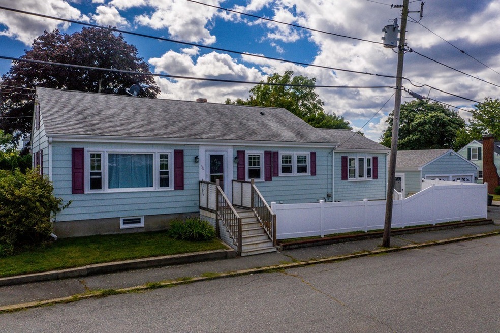 36 Arnold St, South Dartmouth, MA 02748 - photo 1