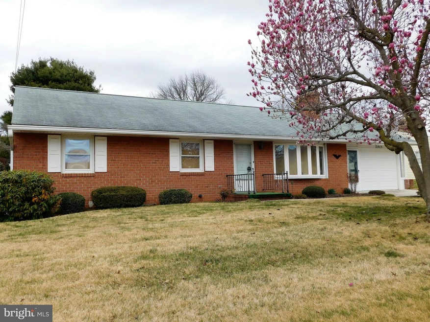 21915 Holiday Dr, Smithsburg, MD 21783 - photo 1