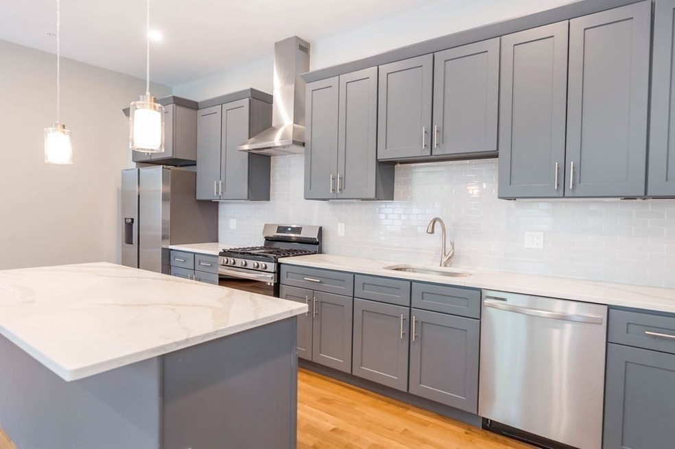 181 Cowper St unit 302, Boston, MA 02128 - photo 1