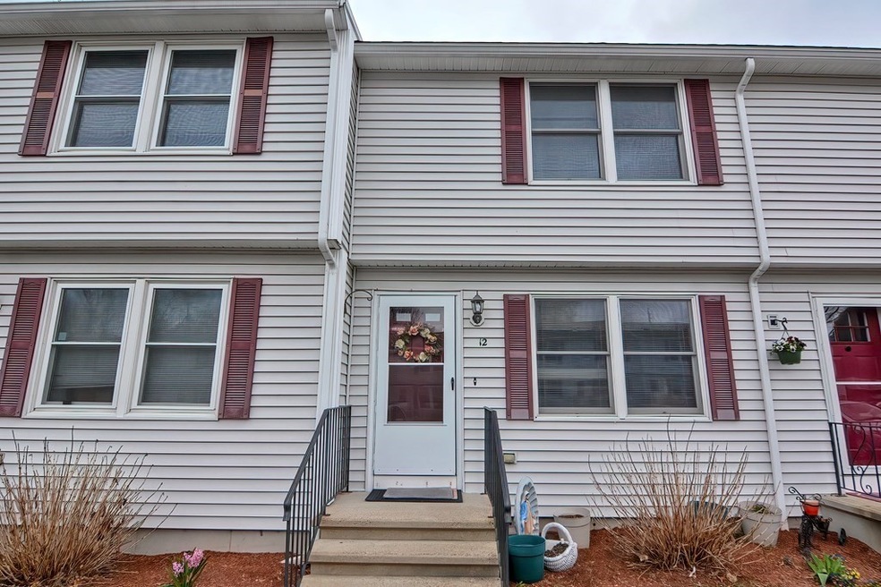 91 Donohue Rd unit 12, Dracut, MA 01826 - photo 1