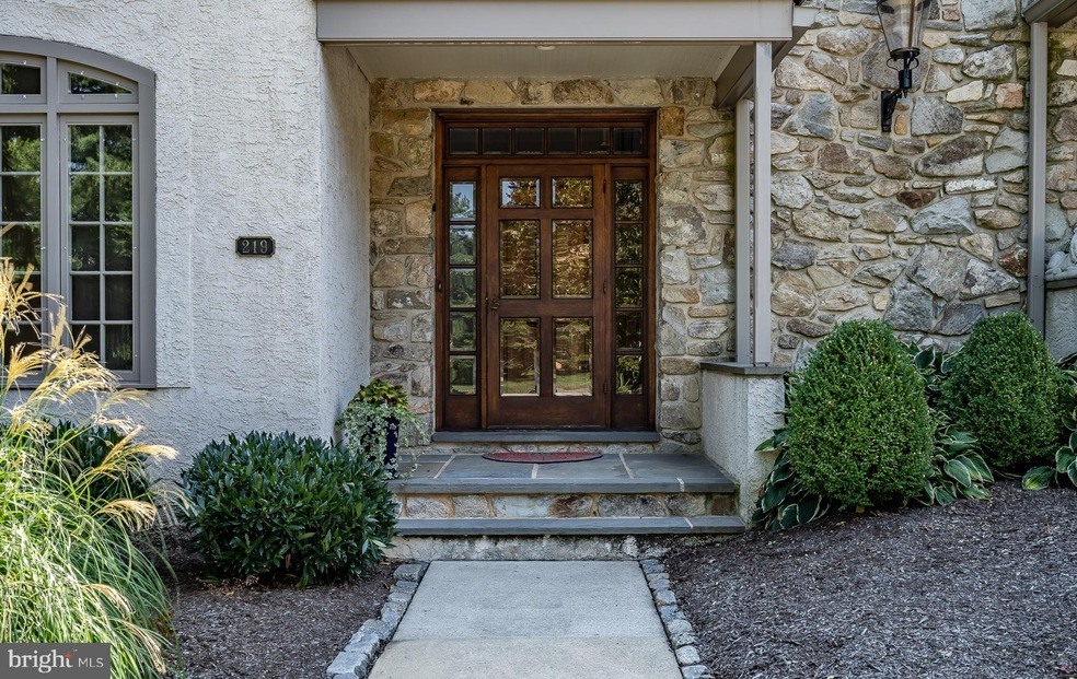 219 Cambridge Chase unit 20, Exton, PA 19341 - photo 1