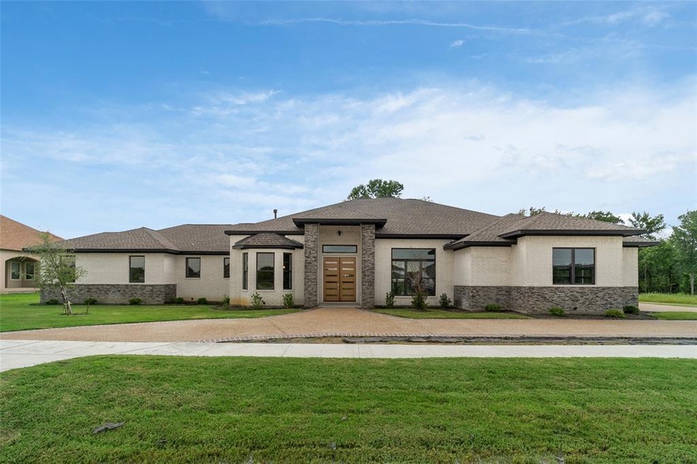 2915 Koscher Dr, Grand Prairie, TX 75104 - photo 1