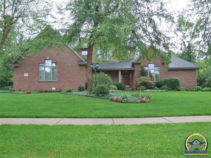 5301 SW 40th Terrace, Topeka, KS 66610 - photo 1