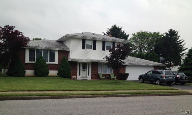 4506 Nile Dr, Whitehall, PA 18052 - photo 1