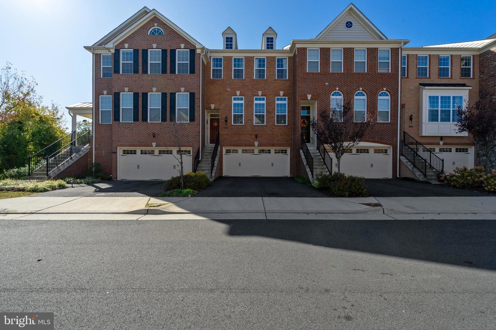 205 Croft Square, Purcellville, VA 20132 - photo 1