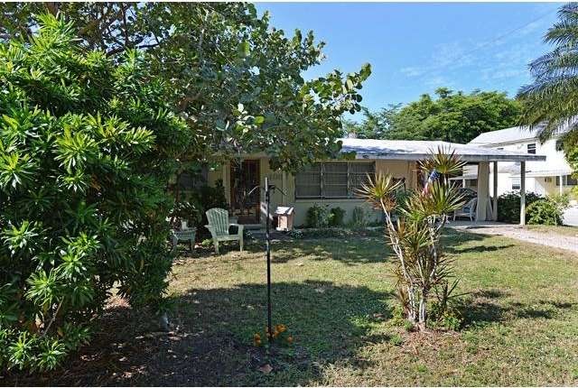 1060 8th St S, Naples, FL 34102 - photo 1